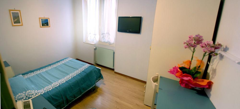 Albergo Savoia Ospedaletti Εξωτερικό φωτογραφία