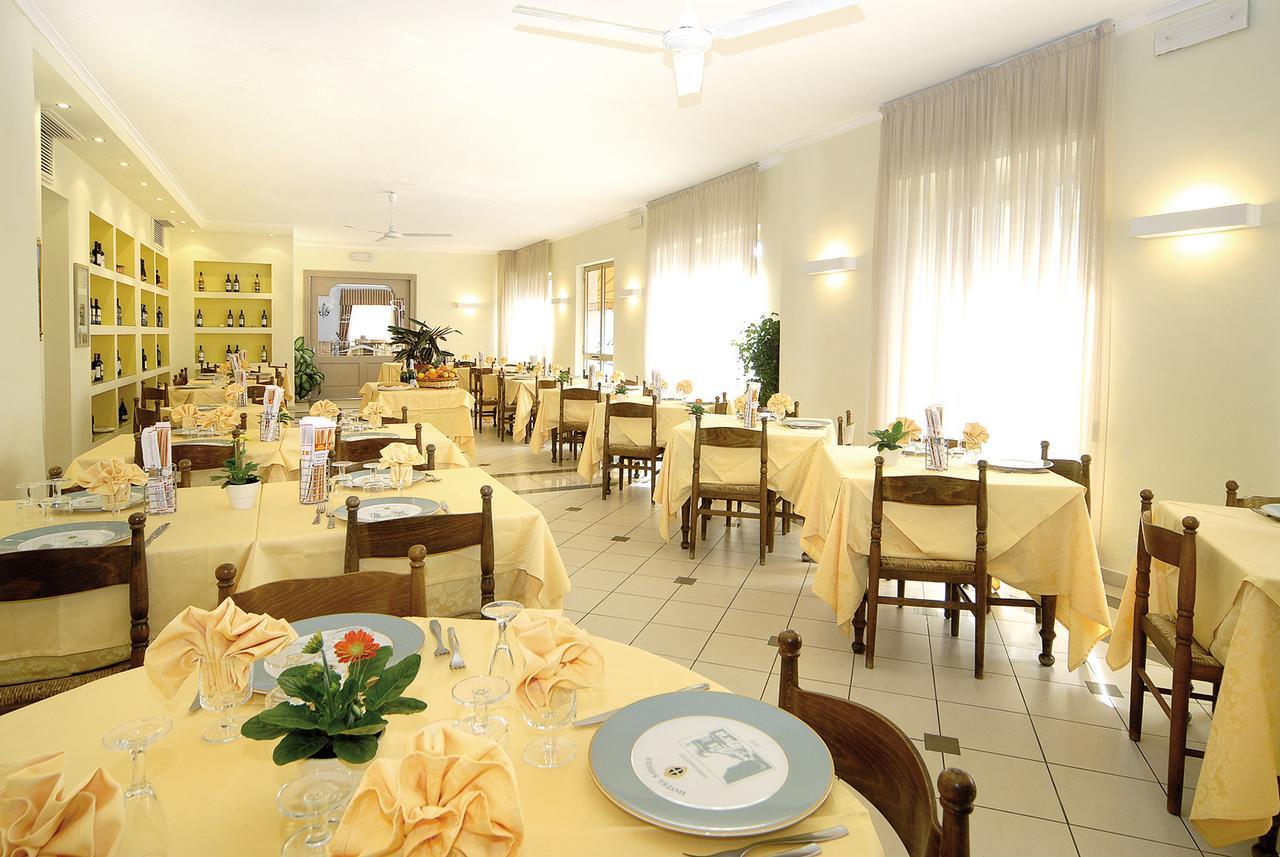 Albergo Savoia Ospedaletti Εξωτερικό φωτογραφία